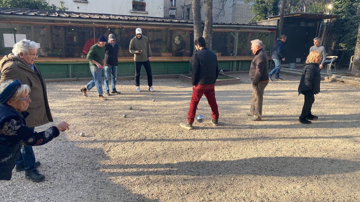 À Paris, une nouvelle règle d’urbanisme redonne espoir aux boulistes de Montmartre expulsés de leur terrain