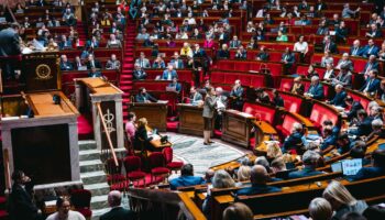 À l’Assemblée, macronistes et Insoumis rejouent le match des retraites