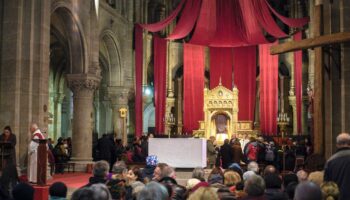 À la basilique d’Argenteuil, les secrets historiques et scientifiques de la Sainte Tunique du Christ bientôt offerte à la vénération