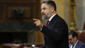 Abascal acusa a Sánchez de tener "acuartelado" al Ejército por "bastardos intereses políticos"