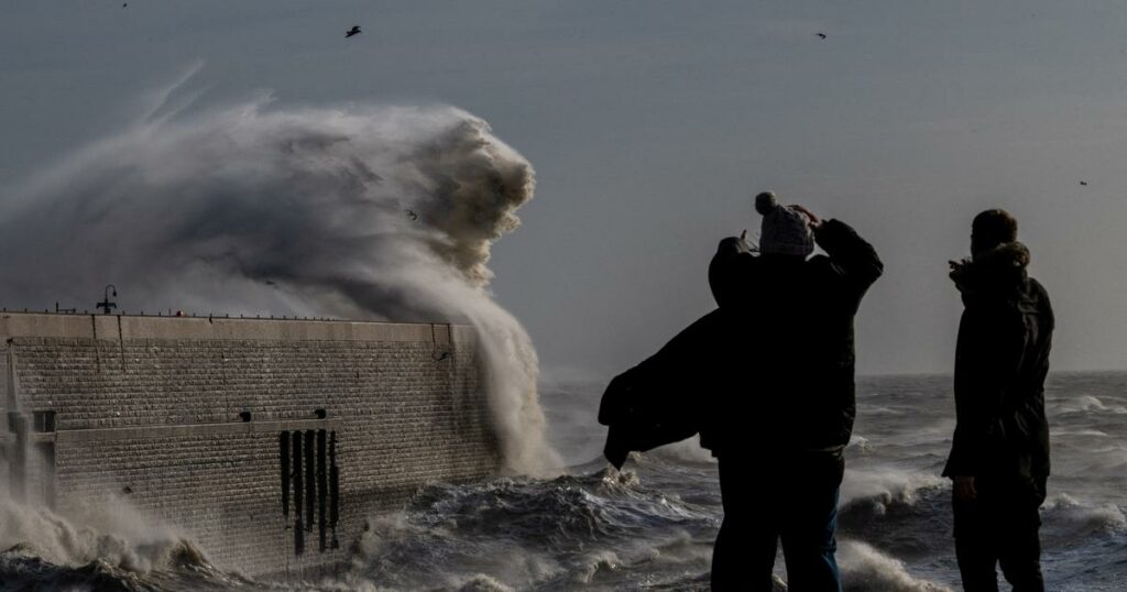 «Absolument dévastateur» : la tempête Bert poursuit ses dégâts en Grande-Bretagne