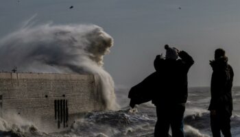 «Absolument dévastateur» : la tempête Bert poursuit ses dégâts en Grande-Bretagne