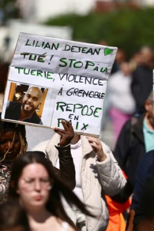 Agent municipal tué à Grenoble: De gros moyens pour la "traque" du suspect au Portugal