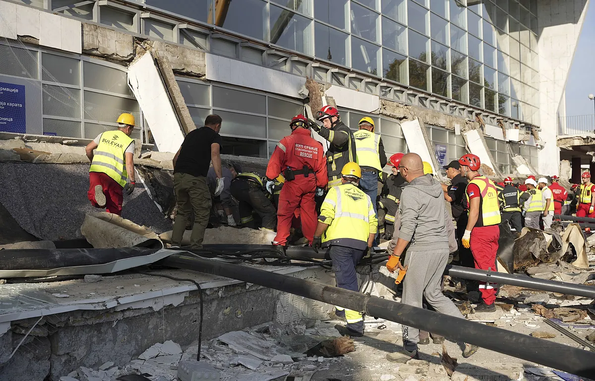 Al menos ocho muertos en Serbia por el derrumbe del techo de una estación de trenes