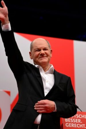 Allemagne: Olaf Scholz se lance dans la course à un nouveau mandat