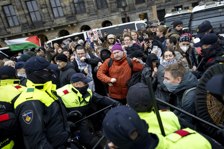 Amsterdam: Des dizaines d'arrestations lors d'une manifestation propalestinienne interdite