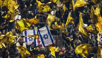 Amsterdam : des blessés à la suite d’incidents visant des supporteurs israéliens après un match de Ligue Europa entre l’Ajax Amsterdam et le Maccabi de Tel-Aviv