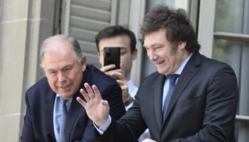 Argentina estrena ministro de Exteriores entre despidos y cierres de embajadas