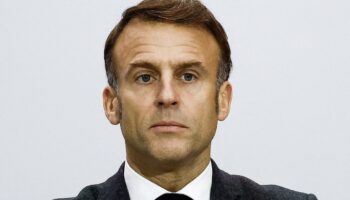 Arrestation de Boualem Sansal : Emmanuel Macron face au casse-tête algérien