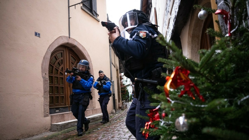 Attentat: Face à l'affluence, les marchés de Noël se préparent au "pire"