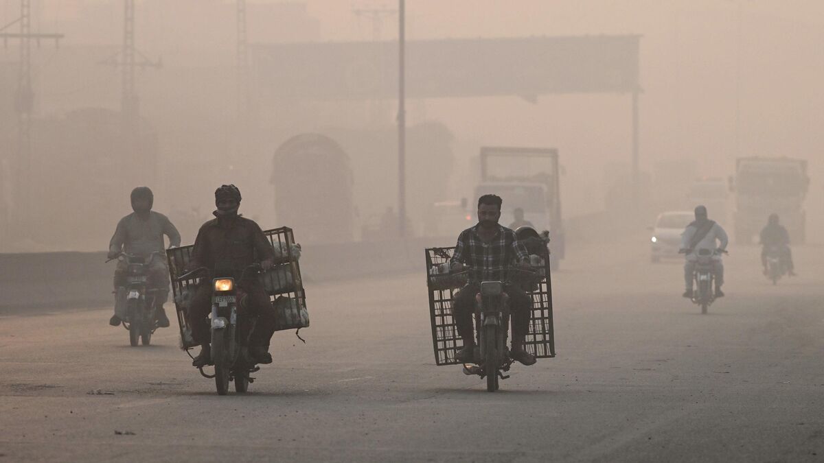 Au Pakistan, la ville de Lahore assommée par un record historique de pollution