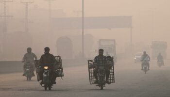 Au Pakistan, la ville de Lahore plongée dans un nuage de pollution