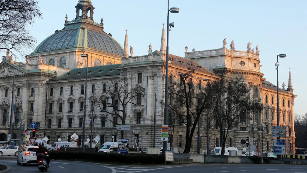 Augsburger Gefängnis-Skandal : Strafanzeige gegen Mitarbeiter des Justizministeriums