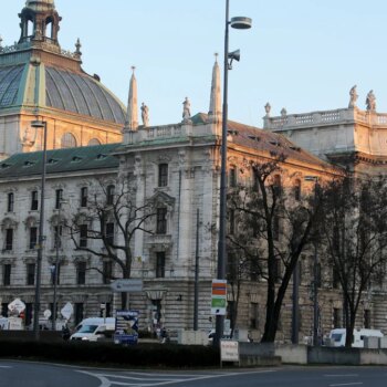 Augsburger Gefängnis-Skandal : Strafanzeige gegen Mitarbeiter des Justizministeriums