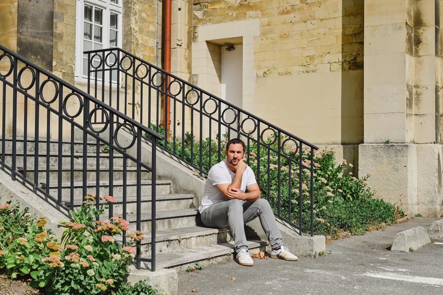 Aurélien Troisoeufs, anthropologue de la santé : « En psychiatrie, l’accompagnement par un pair ramène le sensible au cœur du travail »