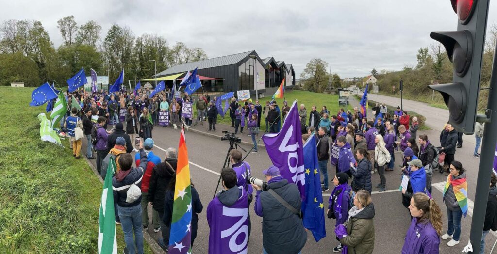 Autour du Luxembourg: Ils marchent contre la fermeture des frontières