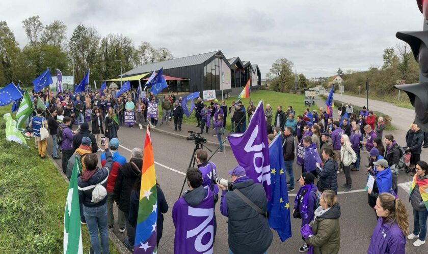 Autour du Luxembourg: Ils marchent contre la fermeture des frontières