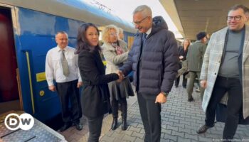 Baerbock zu Solidaritätsbesuch in der Ukraine eingetroffen