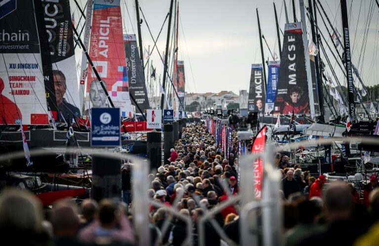 "Beaucoup d'émotions": Quatre ans après le Covid, le Vendée Globe retrouve son public