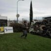 Blocage d’un site de Danone dans le Gers, des tracteurs dans un port de l’Aude… La mobilisation agricole se poursuit