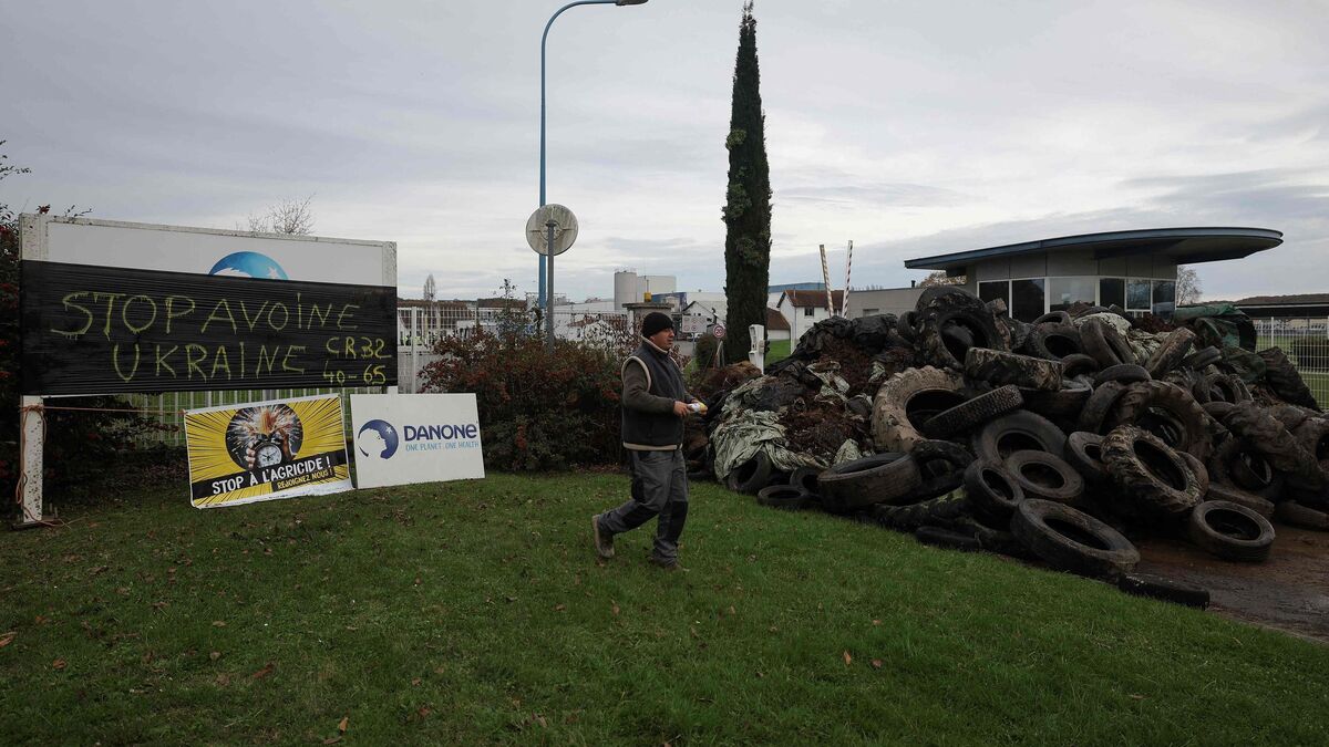 Blocage d’un site de Danone dans le Gers, des tracteurs dans un port de l’Aude… La mobilisation agricole se poursuit