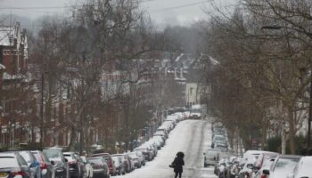 Britain forecast deep freeze in just days as mercury hits 0C and weather maps turn ice blue