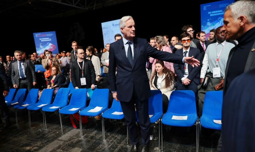 Budget 2025 : Michel Barnier sous pression des macronistes et du patronat pour revoir sa copie