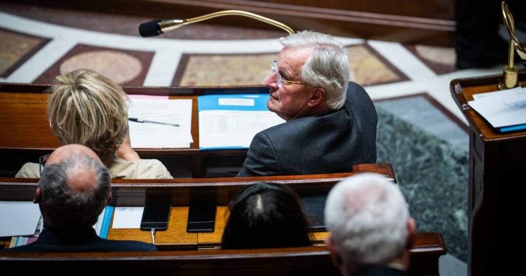 Budget : ultime bras de fer entre Marine Le Pen et Michel Barnier