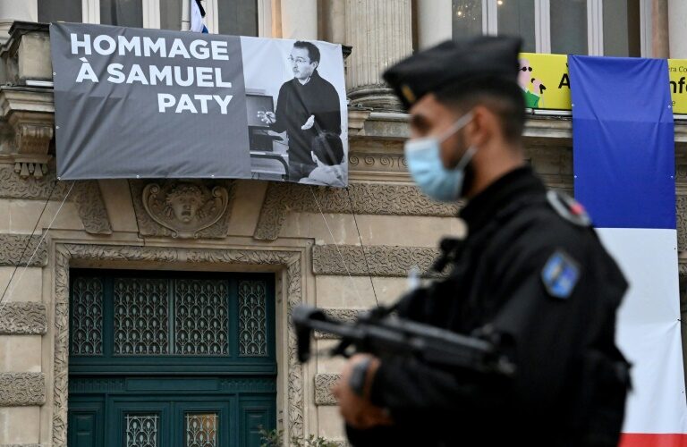 "Campagne de haine": Ouverture du procès de huit personnes impliquées dans l'assassinat de Samuel Paty