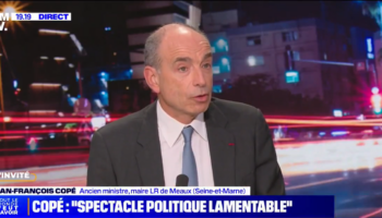 «C’est impossible de tenir jusqu’en 2027» : Jean-François Copé appelle à son tour à la démission d’Emmanuel Macron