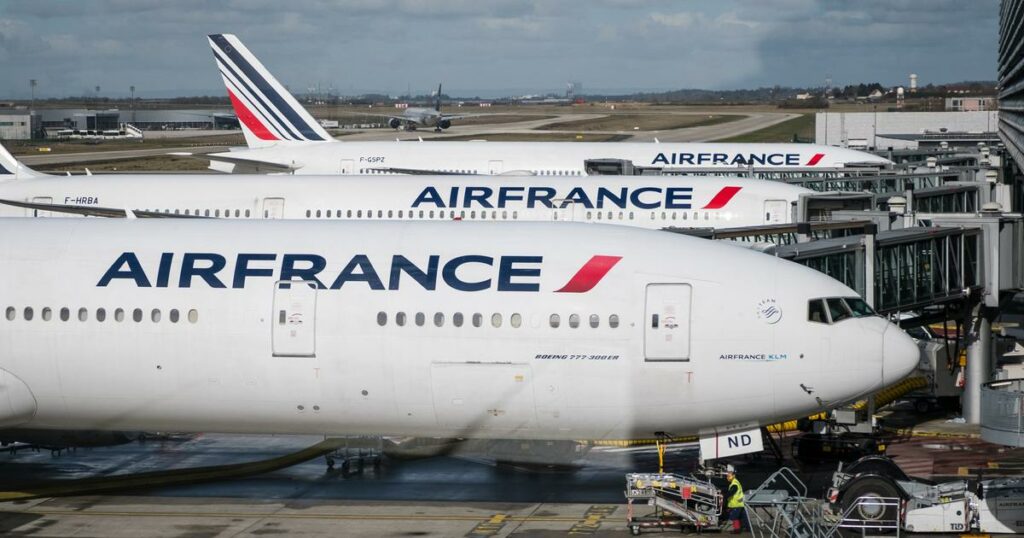 «C’est quoi votre délire ?» : Air France augmente le prix de ses billets avant l’adoption de l’amendement sur la taxe de solidarité