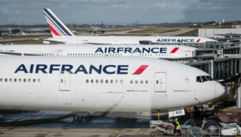 «C’est quoi votre délire ?» : Air France augmente le prix de ses billets avant l’adoption de l’amendement sur la taxe de solidarité