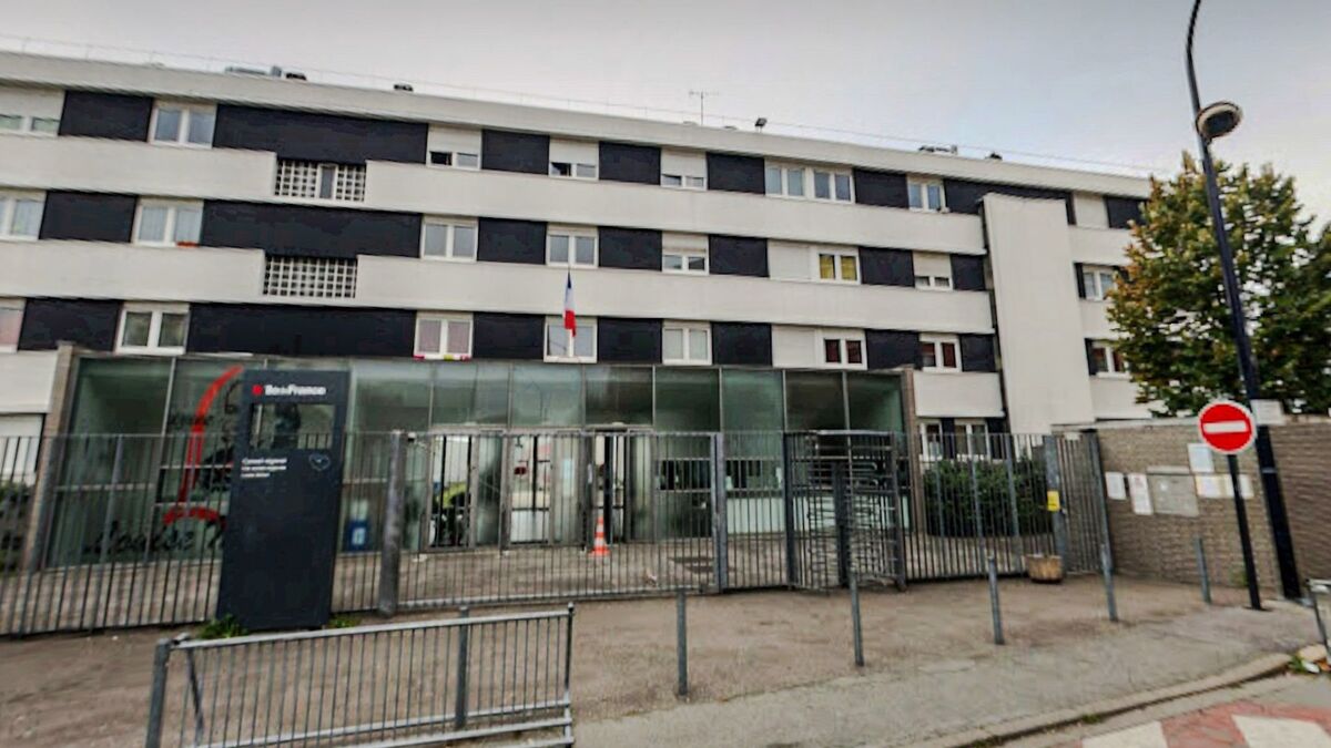 Champigny : un enseignant qui séparait deux lycéens bagarreurs frappé et insulté