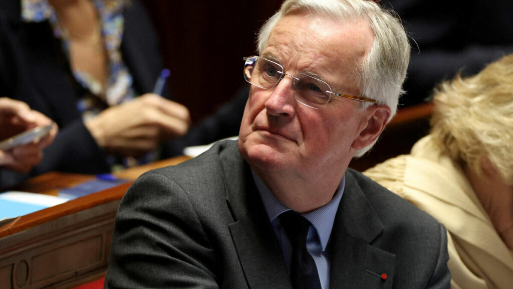 « Chaque jour qui passe, la menace d’une censure RN grandit » : le gouvernement Barnier peut-il passer l’hiver ?