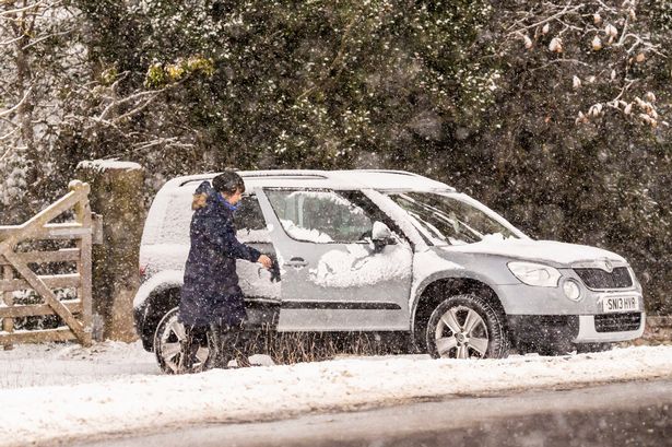 Chilling UK snow maps reveal exact date huge 2cm-per-hour Arctic blast will hit UK