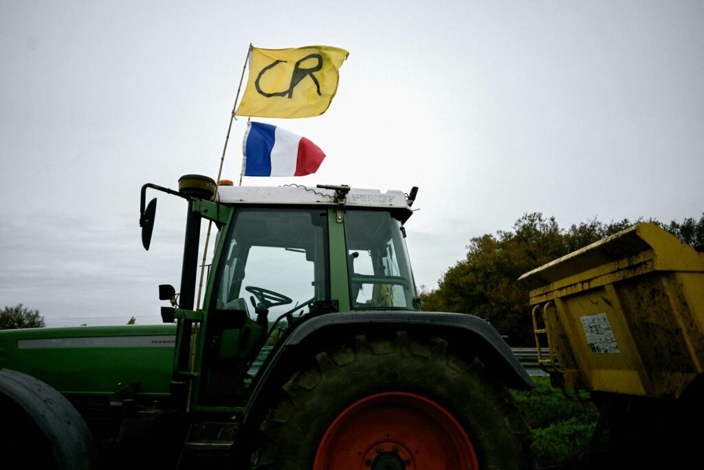 Colère des agriculteurs : déblocage annoncé du port de Bordeaux vendredi ; des centrales d’achat encore bloquées en Charente, dans le Lot-et-Garonne, les Landes et le Tarn