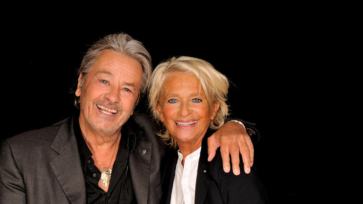 Concert hommage à Alain Delon : « Il me considérait comme sa petite sœur », confie Véronique de Villèle