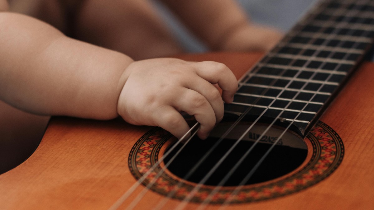 Concerts et biberons: le quotidien agité des artistes parents en tournée