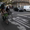 Coups de pression, klaxons… À Paris, un chauffeur de bus mis à pied pour son « combat contre les cyclistes »