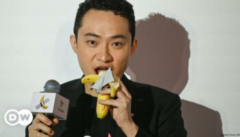 Crypto entrepreneur eats million dollar duct-taped banana