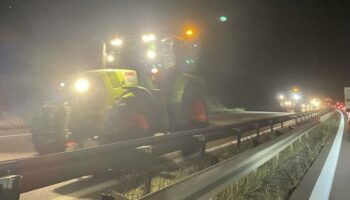 "Dans les deux sens": Une opération escargot est en cours sur l'autoroute A31