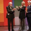 David Puttnam : «El resultado de las elecciones en EEUU arroja tristemente una amenaza a los valores de Europa»