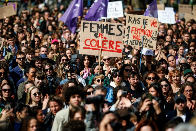 De Marseille à Paris: Des manifestations partout en France contre les violences faites aux femmes