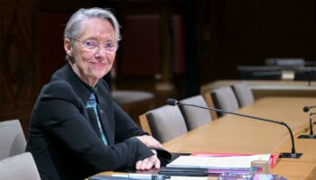 Dérapage budgétaire : Elisabeth Borne concède avoir été « alertée » en 2023 sur le « caractère critique » de la situation