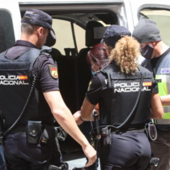 Detenida una mujer en Tenerife por estafar 10.000 euros alquilando falsas viviendas