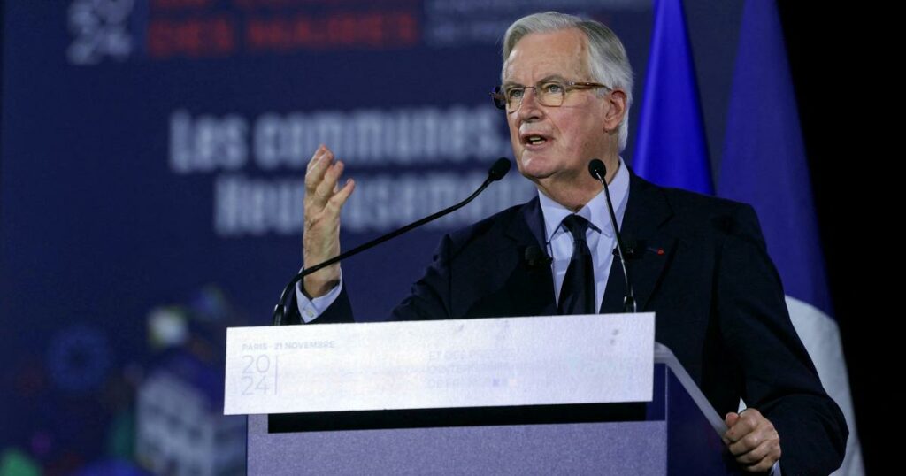 Devant les maires de France, Michel Barnier vante l’intérêt «national» contre les «petites combines»