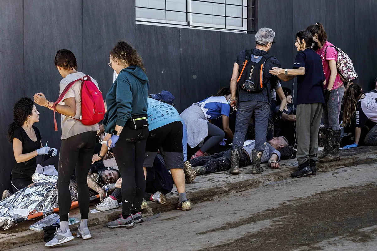 Diecisiete voluntarios intoxicados por monóxido de carbono en un garaje de Chiva