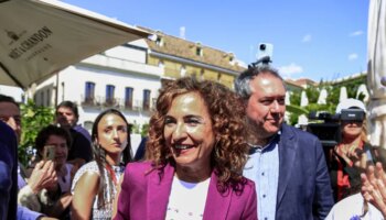 Dientes, dientes, en un PSOE sobre el volcán