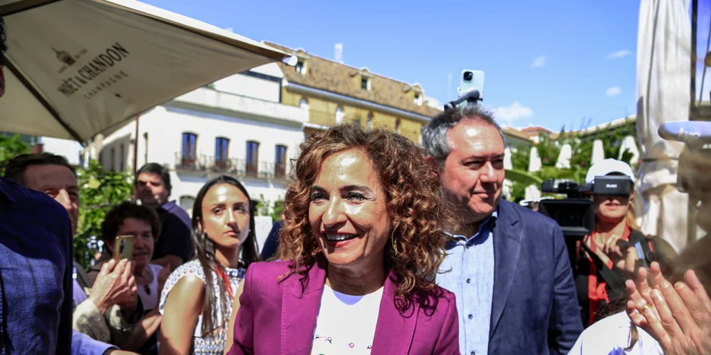 Dientes, dientes, en un PSOE sobre el volcán