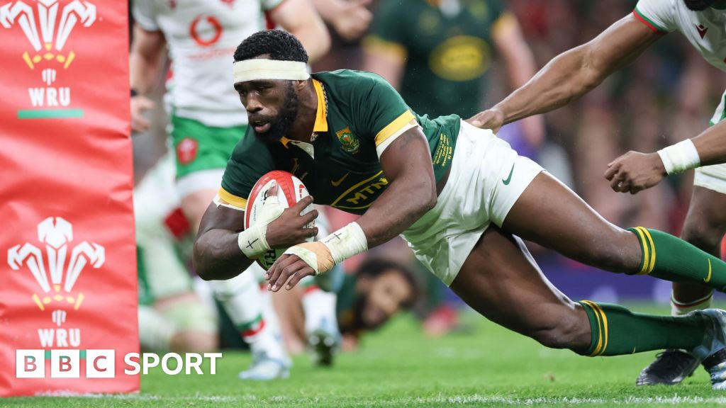 Siya Kolisi scores for South Africa